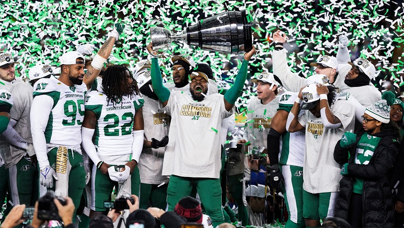 Riders force late goal-line fumble, hold on for 5th Grey Cup title